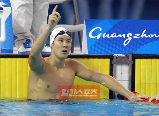 朴泰桓、自由形２００Ｍで金メダル