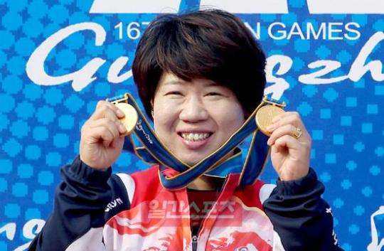 アジア大会の射撃女子エアピストル個人・団体戦で２冠王になったキム・ユンミ。