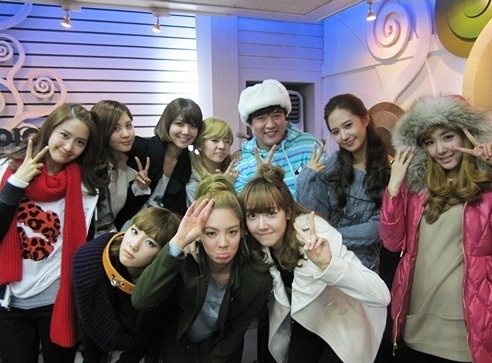ＭＢＣラジオ「シン・ドン、パク・ギュリの退屈打破」に出演した女性グループ少女時代。
