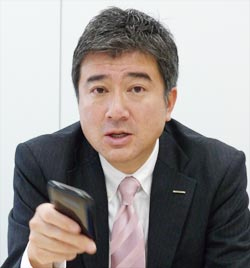 日産横浜本社の渡部英朗電気自動車担当副社長（４５）。