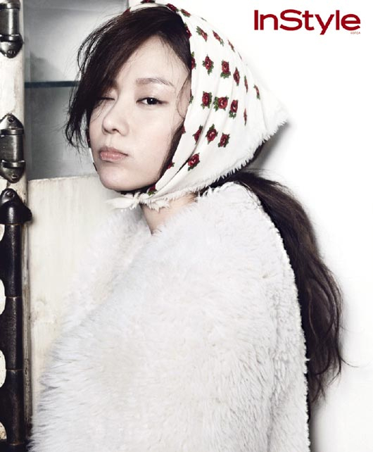 ファッション誌「ＩｎＳｔｙｌｅ」１月号に登場した女優キム・アジュン（写真＝ＩｎＳｔｙｌｅ）。