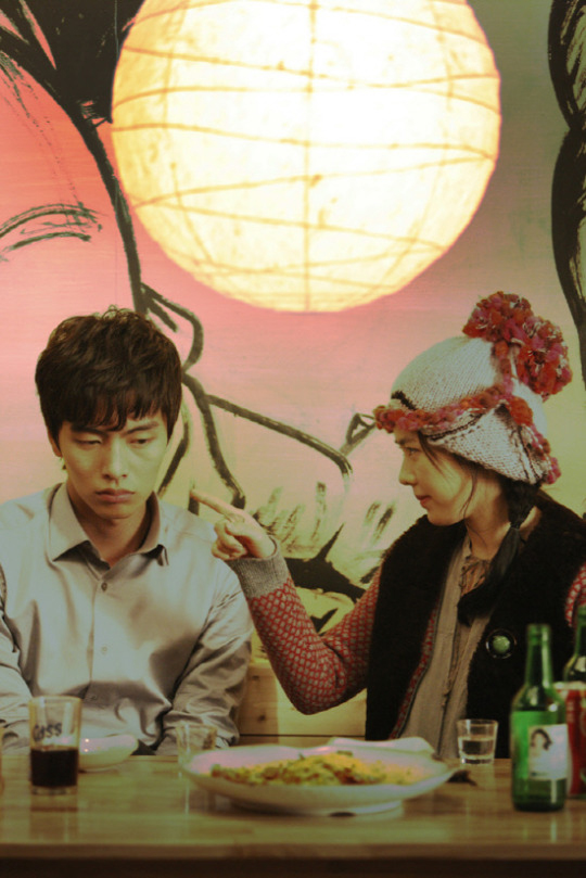 映画「不気味な恋愛」で初共演するイ・ミンギ（左）とソン・イェジン（写真＝ＣＪエンターテイメント）。