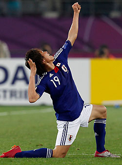 ３０日（日本時間）の豪州とのアジアカップ決勝戦で、延長接戦後半４分に左ボレーシュートで決勝ゴールを決めた李忠成。