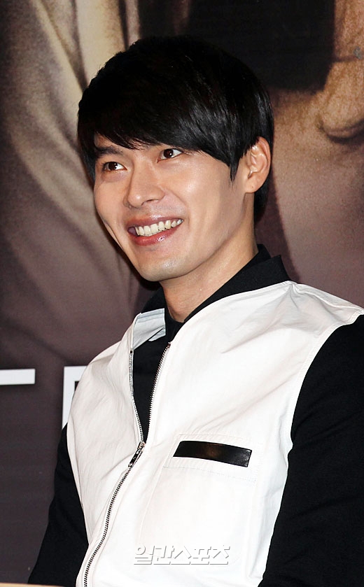 映画「愛する、愛さない」の試写会に出席した俳優ヒョンビン。