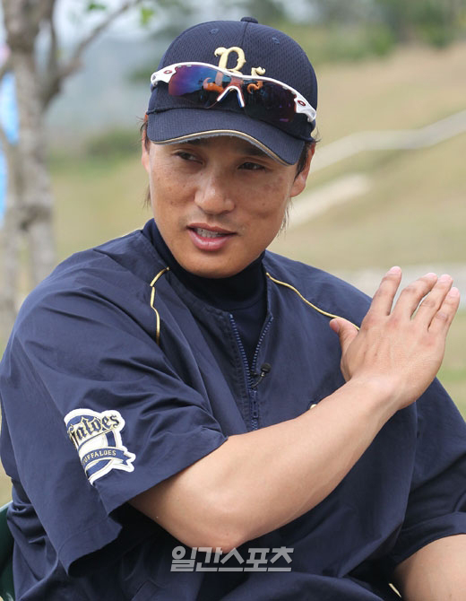 今季、韓日通算５００本塁打が目標と語る李承ヨプ（イ・スンヨプ）。