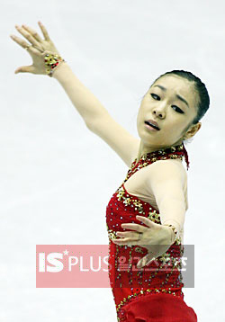 ５月６日、ソウル蚕室で行われる「ＫＣＣスウィチェン・オールザットスケート・スプリング２０１１」で特別公演を行うキム・ヨナ。