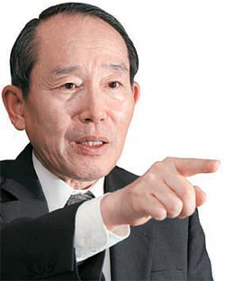 金熙相（キム・ヒサン、６６、予備役陸軍中将）韓国安保問題研究所理事長。