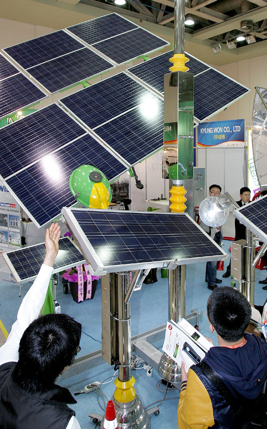 新再生エネルギー展示会「２０１１国際グリーンエネルギーエキスポ」が大邱（テグ）ＥＸＣＯで開かれた。