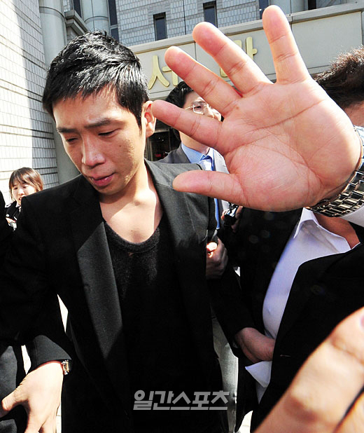兵役法違反容疑について無罪判決を受けたＭＣモン（本名シン・ドンヒョン、３２）。 