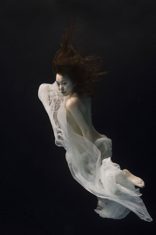 最近、水中ヌード写真の撮影を行った女優クァク・ジミン（写真＝Ｙ．ＺＩＮ　ＳＴＵＤＩＯ提供）。