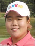 １２日、日本兵庫県六甲国際ＧＣで行われた日本女子プロゴルフ（ＪＬＰＧＡ）ツアー、サントリーレディスオープンで、今季２度目の優勝を果たした安宣柱（アン・ソンジュ、２４）。