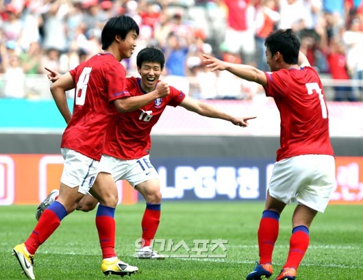 オリンピック（五輪）サッカー韓国代表は１９日、ソウルワールドカップ競技場で行われたヨルダンとの２０１２ロンドン五輪アジア２予予選第１戦で、３－１で逆転勝ちした。