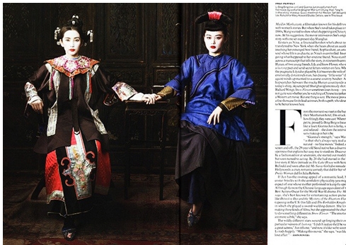 ファッション雑誌「ヴォーグ」米国版のグラビアで、中国の伝統衣装を着用して注目を集めている女優チョン・ジヒョン（右、写真＝オンラインコミュニティーのベスティジ）。