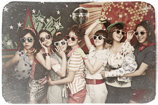 ガールズグループのＴ－ＡＲＡ（ティアラ）。