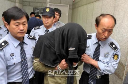 今回のプロサッカー八百長問題に関連し、検察に起訴された選手５２人のうち、半数にあたる２６人が韓国を代表する国家代表出身であることが明らかになった。