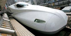 日本のＪＲ東海・西日本の両社が共同開発したＮ７００系新幹線。