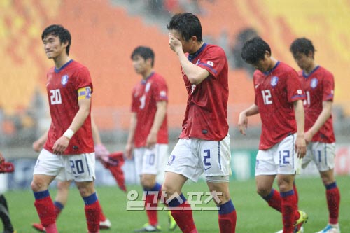 サッカー韓国Ｕ－２０（２０歳以下）代表は３日（以下、日本時間）、コロンビア・ボゴタで行われた２０１１Ｕ－２０ワールドカップ（Ｗ杯）組別リーグ第２戦でフランスと対戦、１－３で敗れた。