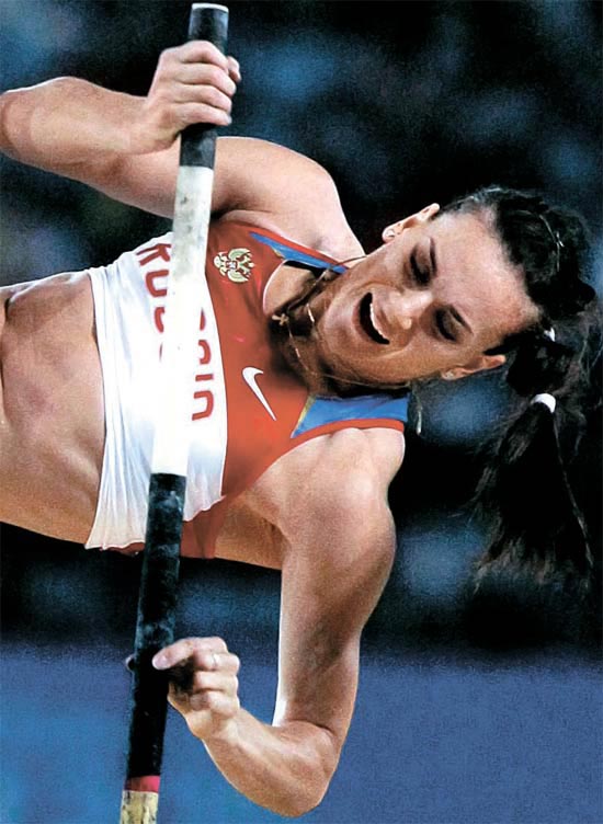 ‘美女鳥’エレーナ・イシンバエワ（３０、ロシア）が３０日、大邱（テグ）スタジアムで行われた大邱（テグ）世界陸上選手権女子棒高跳び決勝で４メートル８０に失敗し、悔しそうな表情を見せている。