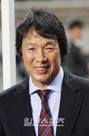 サッカー韓国代表チームの趙広来（チョ・グァンレ）監督。