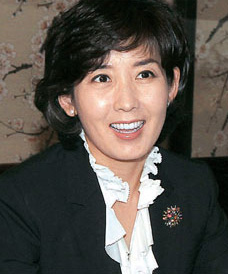 過去に日本の自衛隊の記念行事に参加していたことが取りざたされている韓国ハンナラ党の羅卿ウォン（ナ・ギョンウォン）最高委員（４９）。