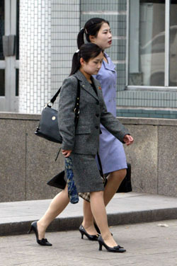 北朝鮮の女性。
