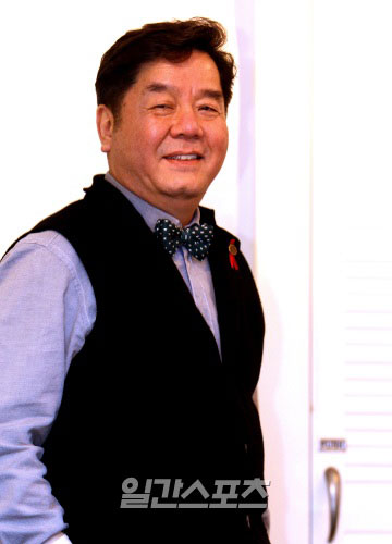 ヨングアート代表ののシム・ヒョンレ監督。
