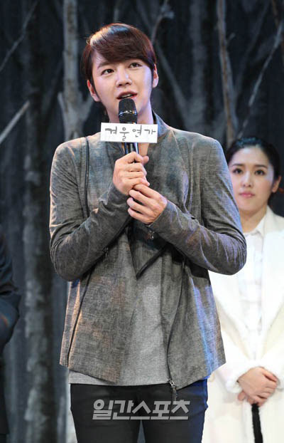 ユン・ソクホ監督の次回作「愛の雨」で主演を務めている俳優のチャン・グンソク。
