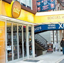 ニューヨークのマンハッタンにあるアンジョロー・ソーサさんのレストラン「ソーシャル・イーツ」。 韓食をはじめとするアジアの味を応用した２０種類以上のメニューがある。