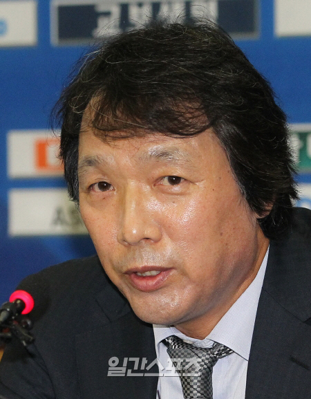 サッカー韓国代表チームの趙広来（チョ・グァンレ）監督（５７）。