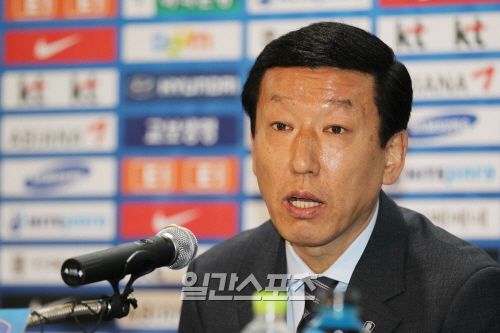 韓国代表チームの監督に就任したチェ・ガンヒ監督（５２）。