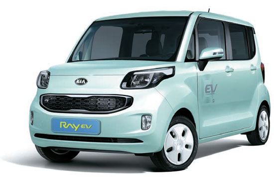２２日に公開された韓国初の量産型電気自動車、起亜（キア）自動車の「レイ（ＲＡＹ）ＥＶ」