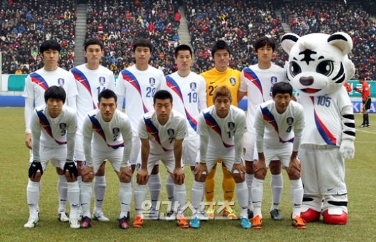 新ユニフォームを着たサッカー韓国代表チーム。