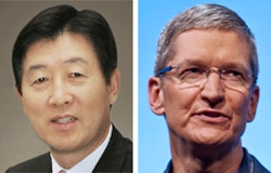 サムスン電子の崔志成（チェ・ジソン）副会長とアップルのティム・クック最高経営責任者。