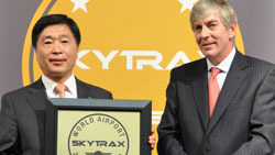 スカイトレックスの「２０１２世界最高空港賞」授賞式