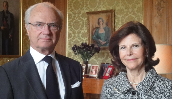 国賓訪韓を控えているスウェーデンのカール１６世グスタフ国王（左）とシルビア王妃が１６日（現地時間）、スウェーデン・ストックホルム宮殿で韓国取材陣のインタビューに応じた。