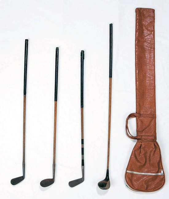 韓国人初プロゴルファーのヨン・ドクチュンが使用していたゴルフクラブセット（写真＝文化財庁）。