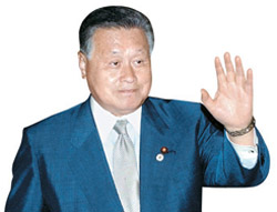 森喜朗元首相（７５）。