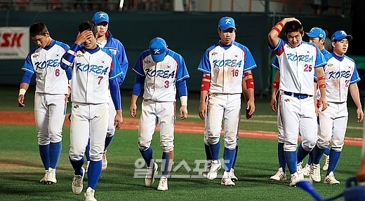 ６日にソウル木洞球場で行われた第２５回世界１８Ｕ（１８歳以下）野球選手権大会第２ラウンド第２戦で、韓国は日本に２－４で敗れた。