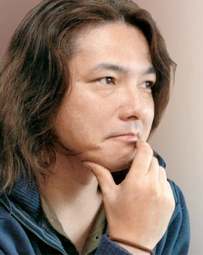 岩井俊二監督（４９）。
