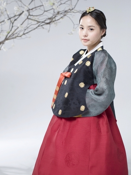 女優のミン・ヒョリン。