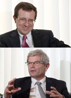 ジェローム・パスキエ駐韓フランス大使（上）とロルフ・マファエル駐韓ドイツ大使。