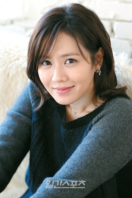女優ソン・イェジン。