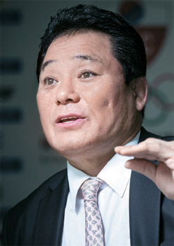 ハン・ミョンウ大韓レスリング協会副会長は「五輪種目から除外される危機にあるが、目を覚ましてレスリングを復活させる契機にしよう」と述べた。