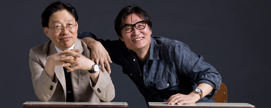 同い年の友人である野間秀樹氏と李相男（イ・サンナム）氏は今年６０歳になったが、写真撮影中ずっと、いたずらっ子のように愉快にふざけ合っていた。
