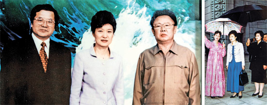朴槿恵大統領（当時は韓国未来連合創党準備委員長）が２００２年５月１３日に宿舎の百花園迎賓館で金正日総書記と会った。朴大統領の左側は申熙錫アジア太平洋政策研究院理事長。右側の写真で朴大統領の右側の女性は北朝鮮訪問期間中に案内を担当した引き受けた金聖恵で、最近当局会談のための板門店実務接触に団長として出てきた。写真は申理事長が提供した。