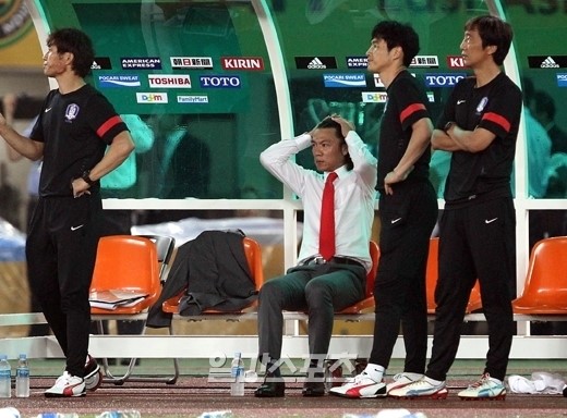 東アジアカップ２０１３の韓国対日本戦での韓国ベンチの様子。