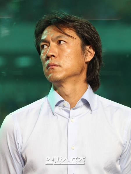サッカー韓国代表の洪明甫（ホン・ミョンボ）監督（４４）。