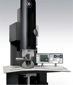 ソウル大が導入する最先端顕微鏡と似たモデルの米ＦＥＩ社の透過電子顕微鏡（ＴＥＭ）。（写真＝ＦＥＩ）