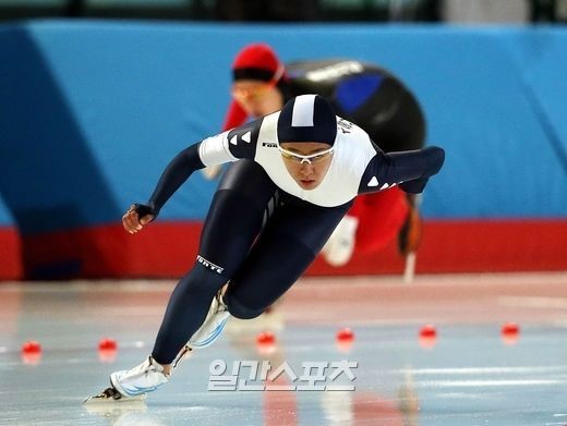 女子スピードスケートで韓国初の金メダルを獲得したイ・サンファ。