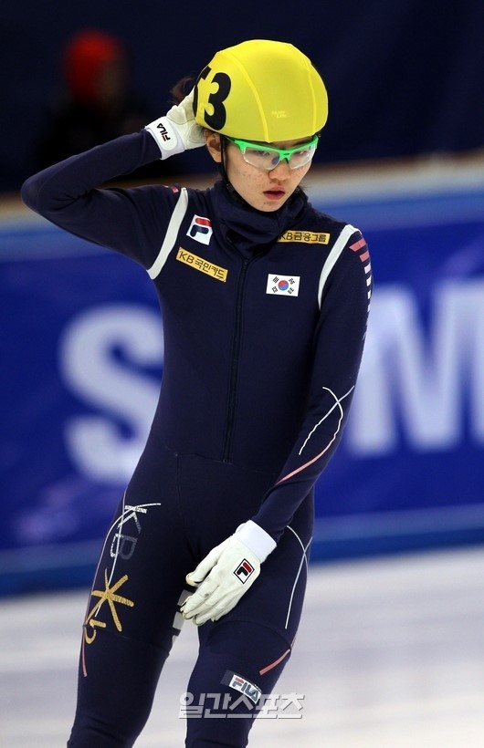 女子高生のシム・ソクヒがショートトラック女子１５００メートルで銀メダルを獲得した。
